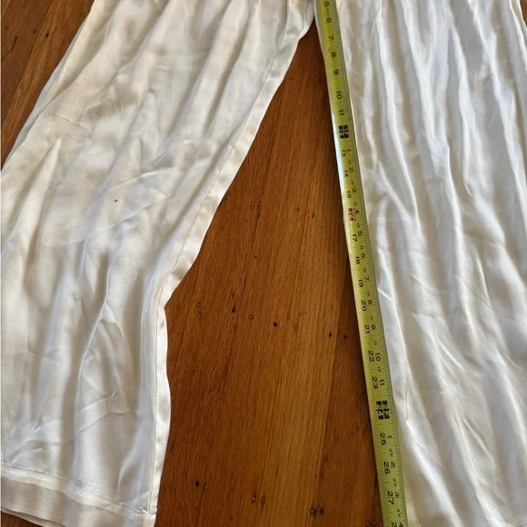 Donni Silky Simple Pants Cream Satin Elastic Waist Size M - Picture 6 of 8